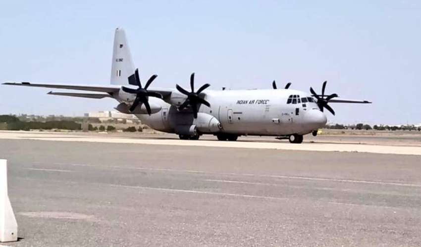 ഇന്ത്യൻ എയർഫോഴ്‌സിന്റെ C-130 മിലിറ്ററി വിമാനത്തിൽ ഇന്ത്യൻ മെഡിക്കൽ സംഘം കുവൈറ്റിലെത്തി.